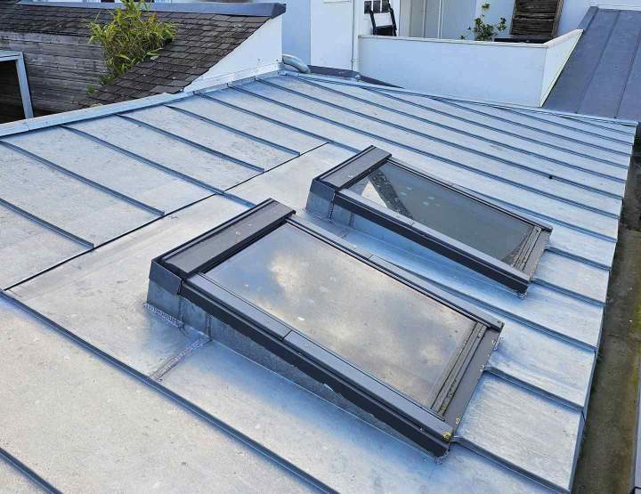 Installation professionnelle de fenêtres de toit Velux